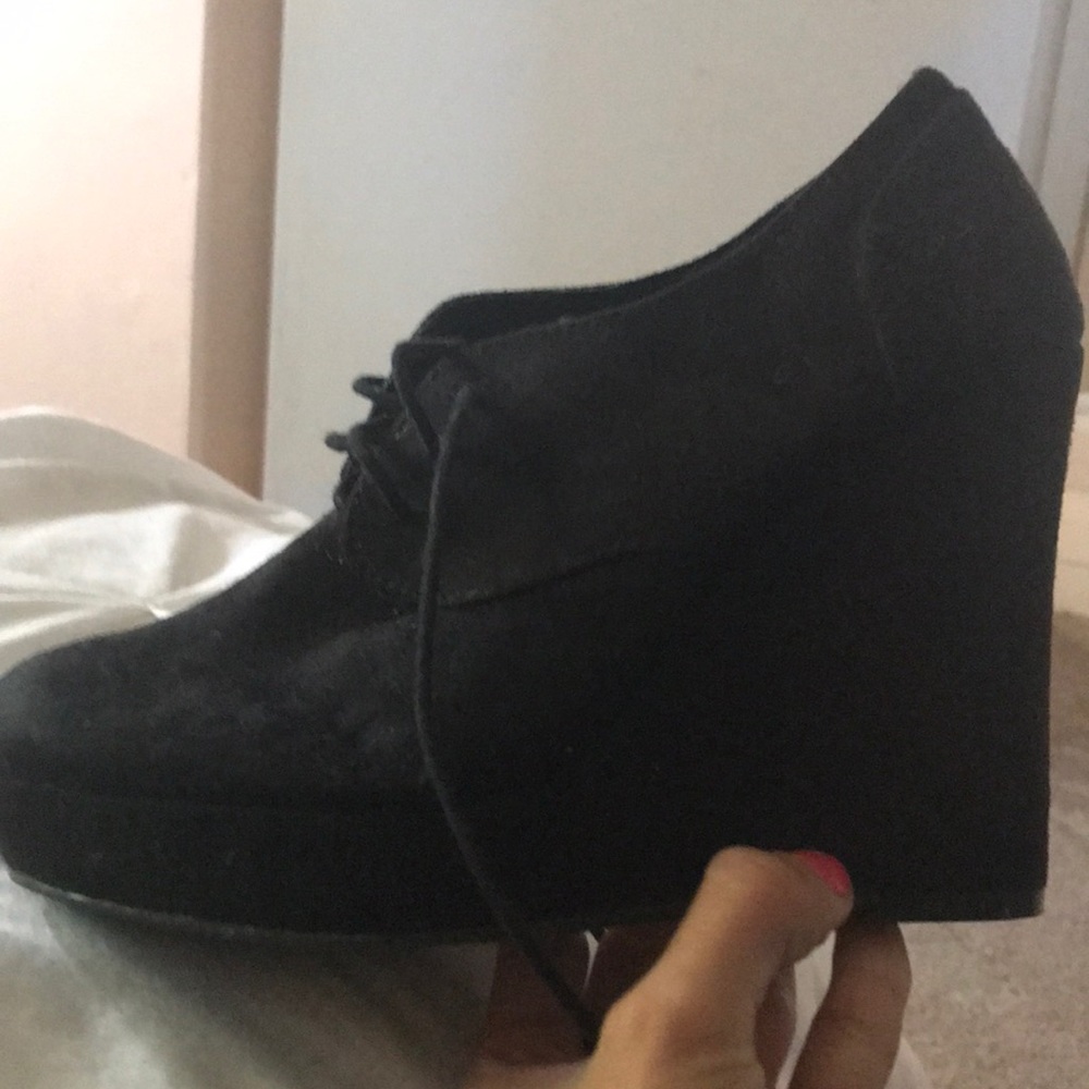 Black heel
